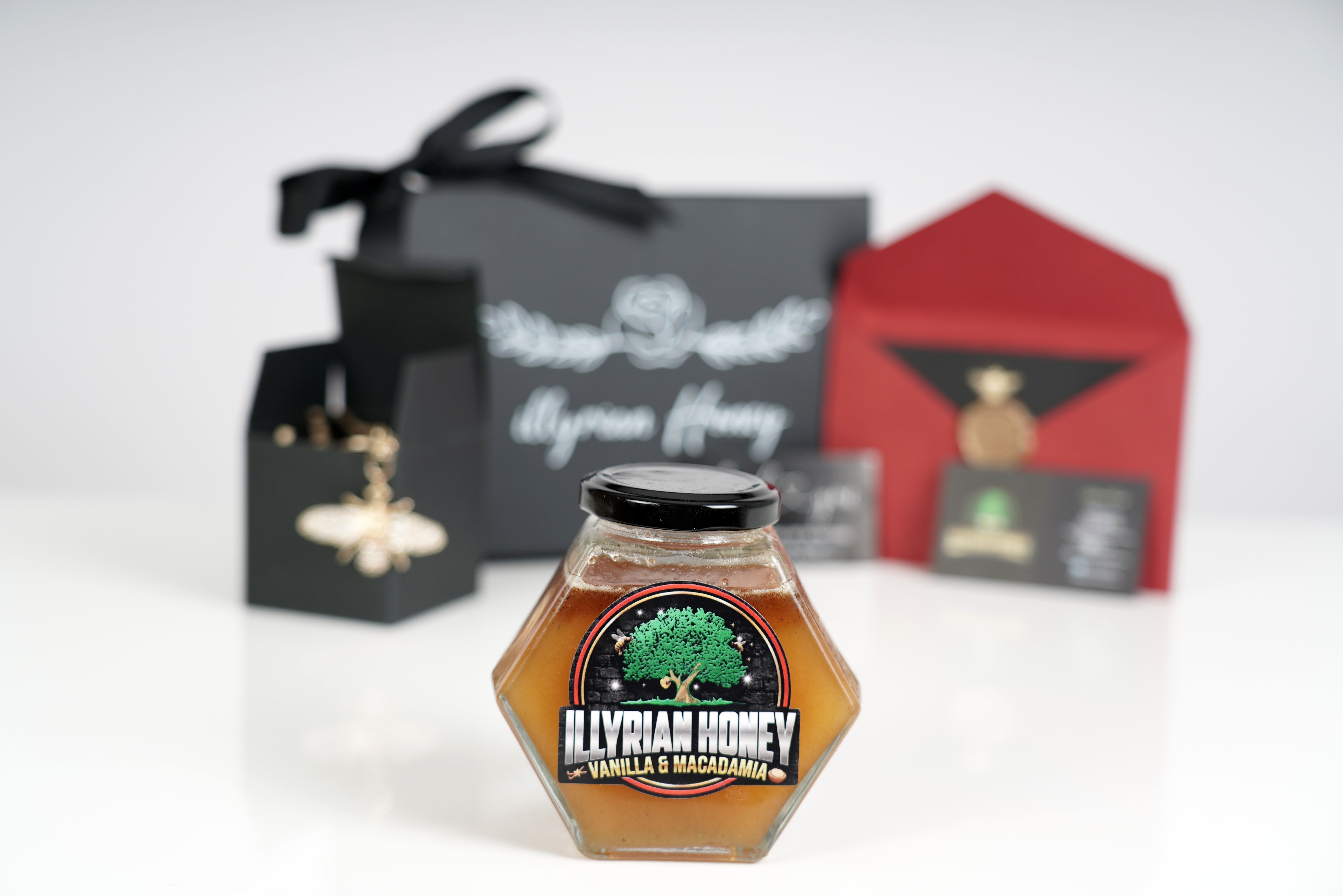 Luxurious Vanilla & Macadamia Honey – A Gourmet Treat