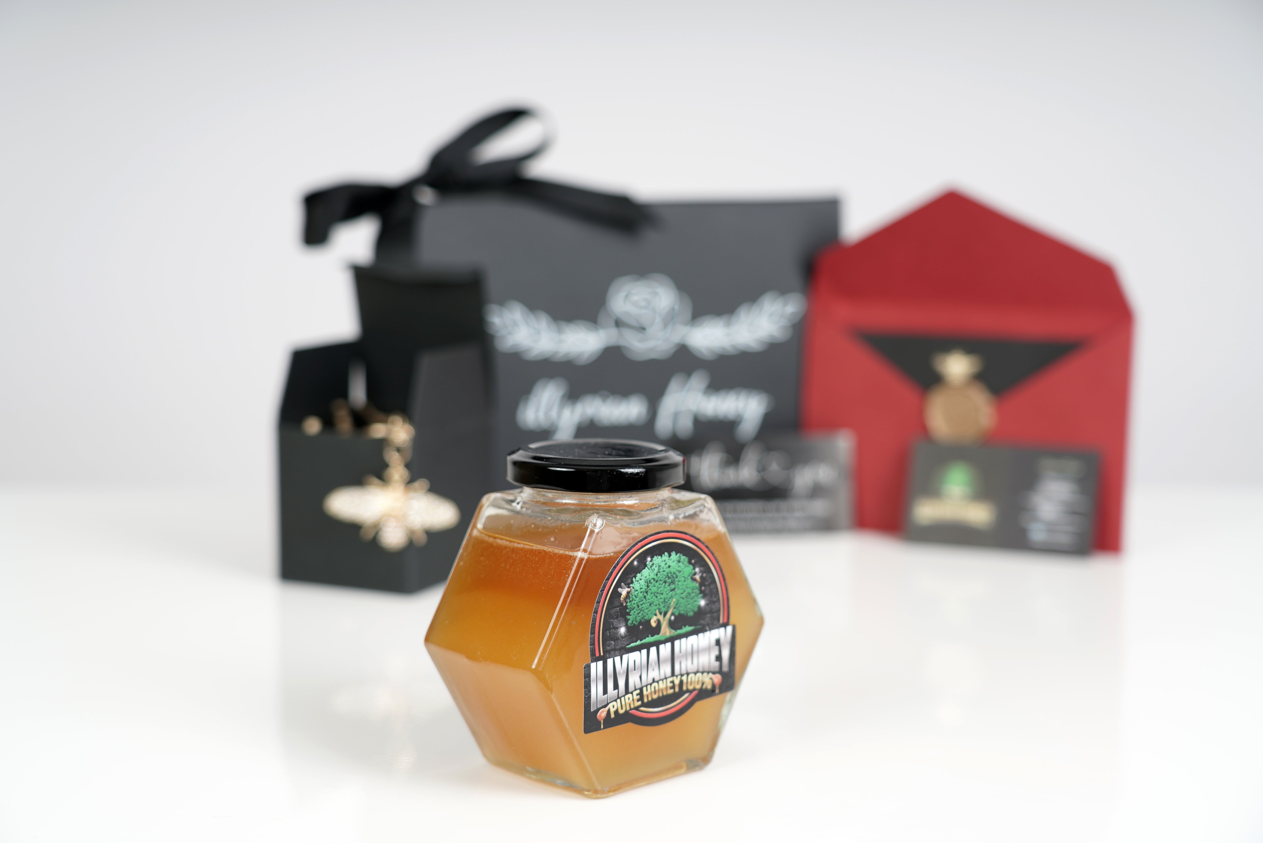 100% Pure Golden Honey – Straight from Nature’s Hive